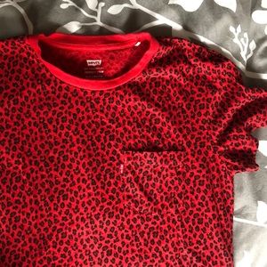 red cheetah levi t shirt